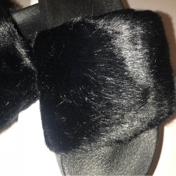 Gorgeous, Faux Fur Slides❤️ - Picture 6 of 6